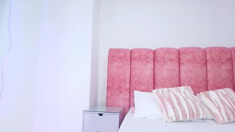 Kendall online show from November 13, 2025, 11:53 am