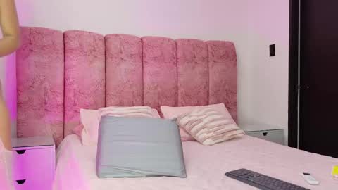 Kendall online show from January 6, 2026, 11:58 am