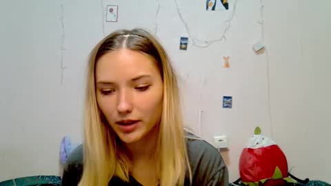 Snapshot of _kikiclark_ chatting on September 18, 2025, 8:33 pm _kikiclark_ online show from September 18, 2025, 8:33 pm