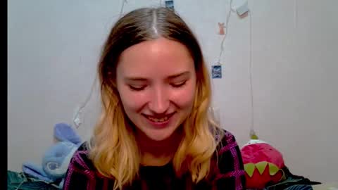 Snapshot of _kikiclark_ chatting on October 4, 2025, 9:02 pm _kikiclark_ online show from October 4, 2025, 9:02 pm