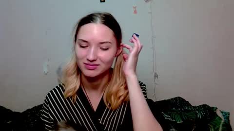 Snapshot of _kikiclark_ chatting on October 15, 2025, 8:53 pm _kikiclark_ online show from October 15, 2025, 8:53 pm