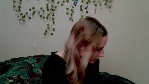 Snapshot of _kikiclark_ chatting on October 29, 2025, 9:05 pm _kikiclark_ online show from October 29, 2025, 9:05 pm