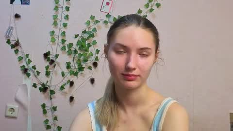 _kikiclark_ online show from March 1, 2026, 8:55 pm