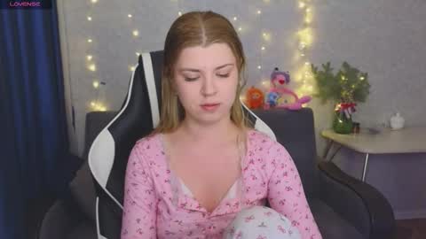 Molly   Emily online show from February 6, 2026, 2:42 pm