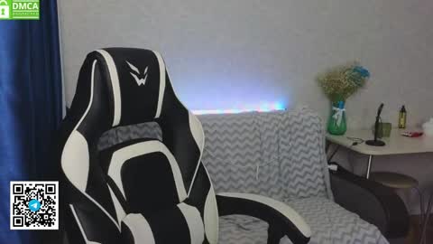 Molly   Emily online show from June 1, 2026, 1:35 pm