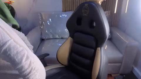 _kitten_1 online show from March 27, 2026, 8:26 am