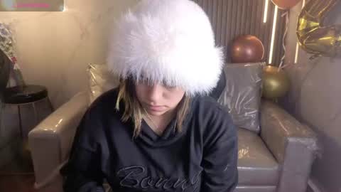 Snapshot of _kitten_1 chatting on July 11, 2026, 4:15 am _kitten_1 online show from July 11, 2026, 4:15 am
