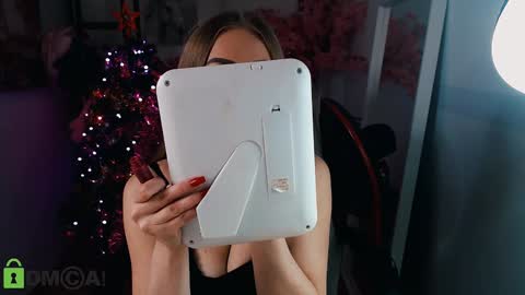 Snapshot of _kittyboo chatting on December 9, 2024, 11:15 am Aleksa online show from December 9, 2024, 11:15 am