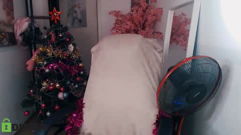 Snapshot of _kittyboo chatting on January 3, 2025, 8:10 am Aleksa online show from January 3, 2025, 8:10 am