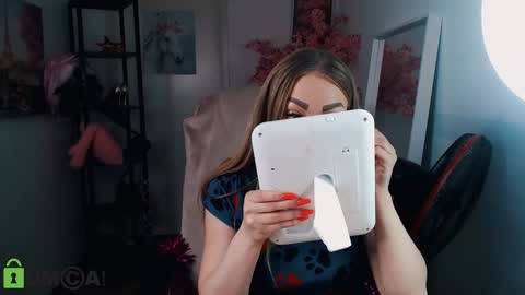 Snapshot of _kittyboo chatting on January 23, 2025, 8:36 am Aleksa online show from January 23, 2025, 8:36 am