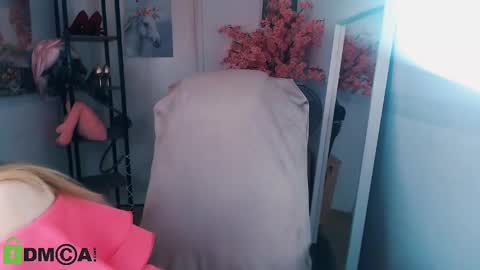 Snapshot of _kittyboo chatting on February 14, 2025, 8:42 am Aleksa online show from February 14, 2025, 8:42 am