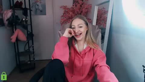 Snapshot of _kittyboo chatting on February 24, 2025, 8:49 am Aleksa online show from February 24, 2025, 8:49 am