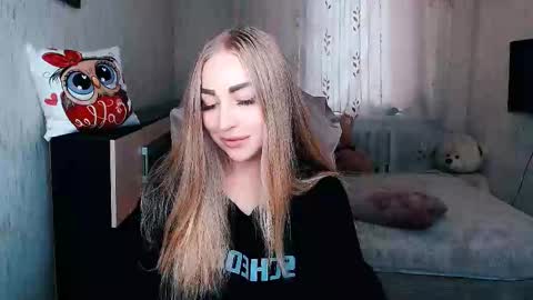 Snapshot of _kittyboo chatting on September 20, 2025, 8:59 am Aleksa online show from September 20, 2025, 8:59 am