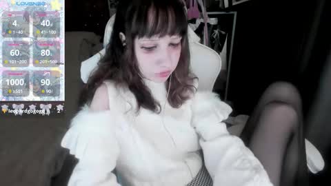 Snapshot of _kuroneeko_ chatting on October 3, 2025, 7:38 am kuro online show from October 3, 2025, 7:38 am