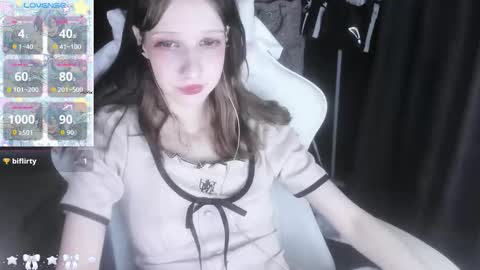 Snapshot of _kuroneeko_ chatting on December 4, 2025, 7:17 am kuro online show from December 4, 2025, 7:17 am