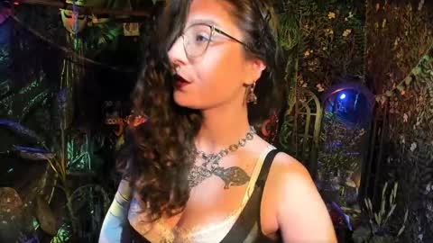 Lady Luna online show from April 14, 2026, 9:54 pm