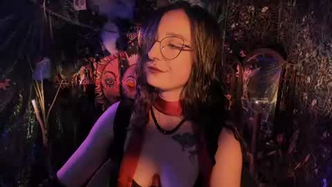Lady Luna online show from July 31, 2026, 11:59 pm