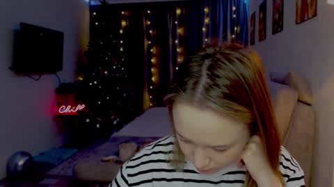 Snapshot of _lalune_ chatting on December 1, 2024, 6:08 pm _lalune_ online show from December 1, 2024, 6:08 pm