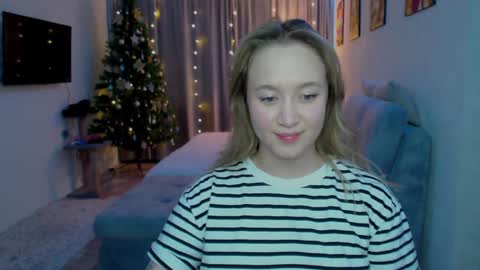 Snapshot of _lalune_ chatting on December 16, 2024, 11:12 am _lalune_ online show from December 16, 2024, 11:12 am