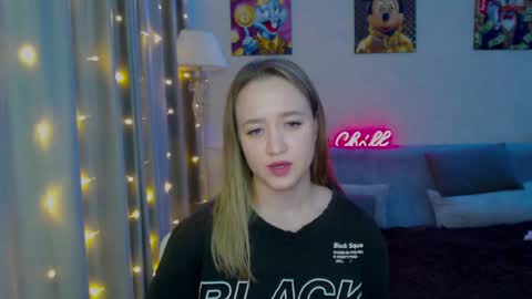 Snapshot of _lalune_ chatting on December 20, 2024, 8:23 pm _lalune_ online show from December 20, 2024, 8:23 pm