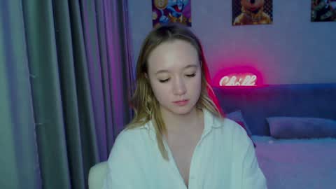 Snapshot of _lalune_ chatting on December 23, 2024, 10:44 pm _lalune_ online show from December 23, 2024, 10:44 pm