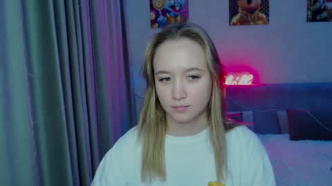 Snapshot of _lalune_ chatting on December 25, 2024, 12:37 am _lalune_ online show from December 25, 2024, 12:37 am