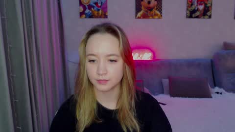 Snapshot of _lalune_ chatting on December 25, 2024, 7:24 pm _lalune_ online show from December 25, 2024, 7:24 pm