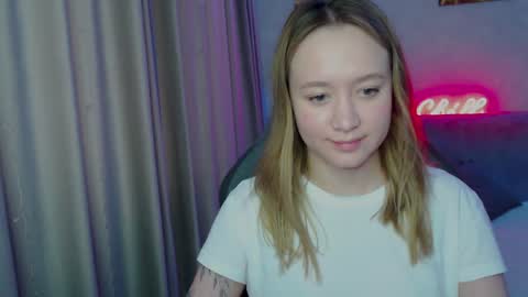 Snapshot of _lalune_ chatting on January 8, 2025, 6:31 am _lalune_ online show from January 8, 2025, 6:31 am