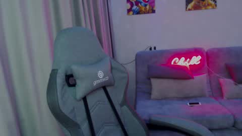 Snapshot of _lalune_ chatting on February 13, 2025, 4:17 pm _lalune_ online show from February 13, 2025, 4:17 pm