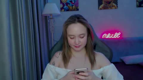 Snapshot of _lalune_ chatting on February 17, 2025, 11:42 pm _lalune_ online show from February 17, 2025, 11:42 pm