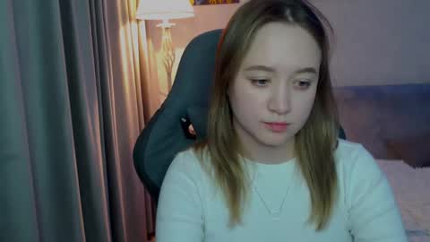 Snapshot of _lalune_ chatting on February 20, 2025, 8:36 pm _lalune_ online show from February 20, 2025, 8:36 pm