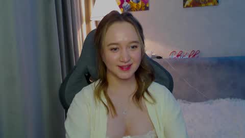 Snapshot of _lalune_ chatting on February 22, 2025, 10:09 pm _lalune_ online show from February 22, 2025, 10:09 pm