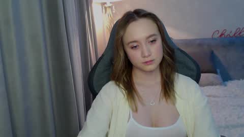 Snapshot of _lalune_ chatting on February 23, 2025, 8:44 pm _lalune_ online show from February 23, 2025, 8:44 pm