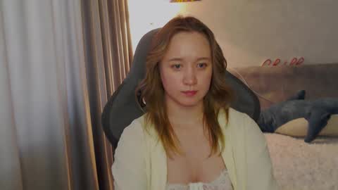 Snapshot of _lalune_ chatting on February 27, 2025, 5:02 am _lalune_ online show from February 27, 2025, 5:02 am