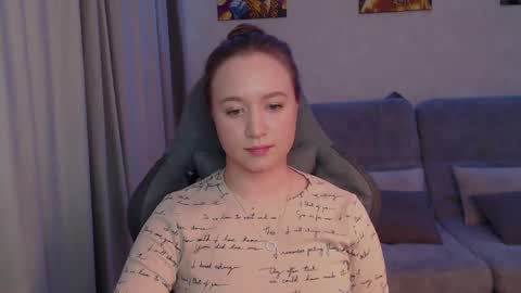 Snapshot of _lalune_ chatting on March 5, 2025, 4:45 am _lalune_ online show from March 5, 2025, 4:45 am