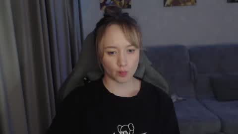 Snapshot of _lalune_ chatting on March 10, 2025, 7:07 pm _lalune_ online show from March 10, 2025, 7:07 pm