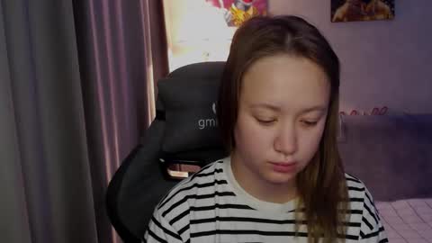 Snapshot of _lalune_ chatting on September 21, 2025, 3:19 am _lalune_ online show from September 21, 2025, 3:19 am