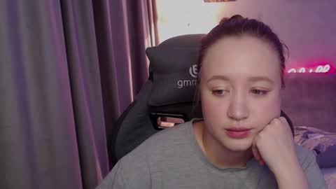 Snapshot of _lalune_ chatting on September 27, 2025, 5:07 pm _lalune_ online show from September 27, 2025, 5:07 pm