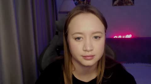 Snapshot of _lalune_ chatting on October 8, 2025, 12:03 pm _lalune_ online show from October 8, 2025, 12:03 pm