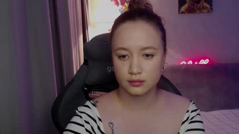 Snapshot of _lalune_ chatting on October 11, 2025, 8:46 am _lalune_ online show from October 11, 2025, 8:46 am