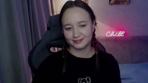 Snapshot of _lalune_ chatting on October 14, 2025, 2:51 pm _lalune_ online show from October 14, 2025, 2:51 pm