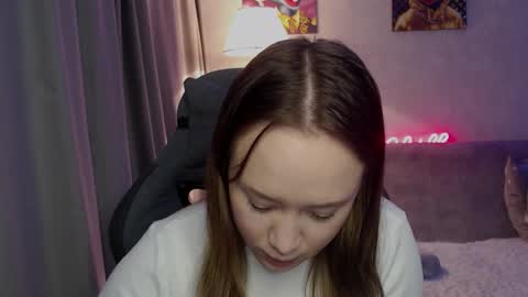 Snapshot of _lalune_ chatting on October 17, 2025, 6:05 am _lalune_ online show from October 17, 2025, 6:05 am