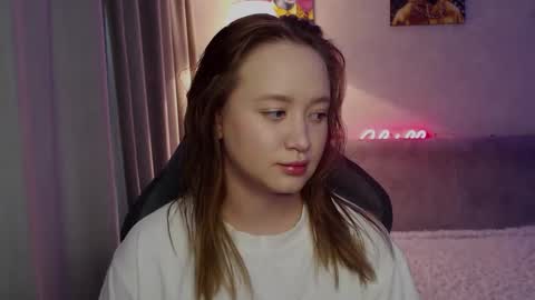 Snapshot of _lalune_ chatting on October 23, 2025, 9:30 am _lalune_ online show from October 23, 2025, 9:30 am