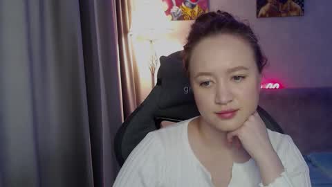 Snapshot of _lalune_ chatting on October 25, 2025, 9:06 am _lalune_ online show from October 25, 2025, 9:06 am