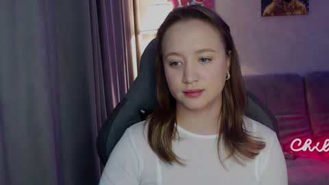 Snapshot of _lalune_ chatting on November 5, 2025, 9:31 am _lalune_ online show from November 5, 2025, 9:31 am