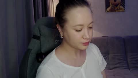 Snapshot of _lalune_ chatting on November 8, 2025, 3:29 am _lalune_ online show from November 8, 2025, 3:29 am