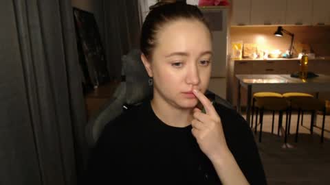 _lalune_ online show from March 24, 2026, 8:25 pm