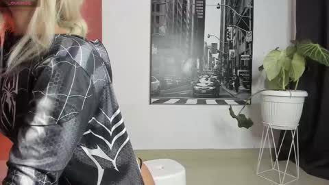 Snapshot of _lapetitemort_ chatting on September 10, 2025, 2:22 am Agatha Arias IG lapetitemort 1 online show from September 10, 2025, 2:22 am