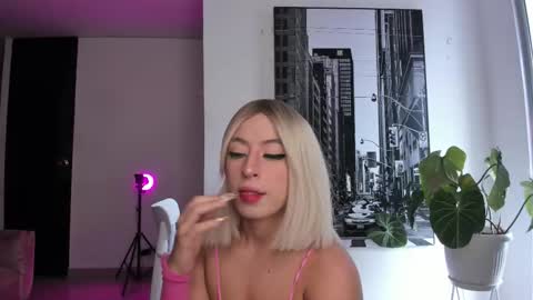 Snapshot of _lapetitemort_ chatting on November 4, 2025, 6:40 pm Agatha Arias IG lapetitemort 1 online show from November 4, 2025, 6:40 pm