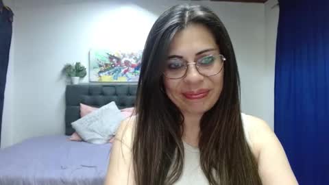 paulina  online show from December 24, 2024, 6:55 am